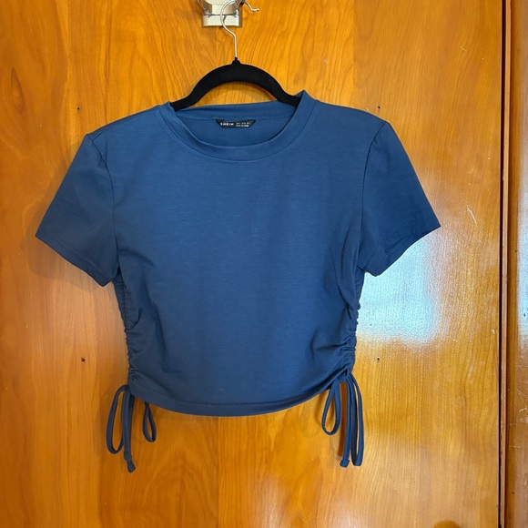 Shein Cropped Tee - Picture 1 of 2
